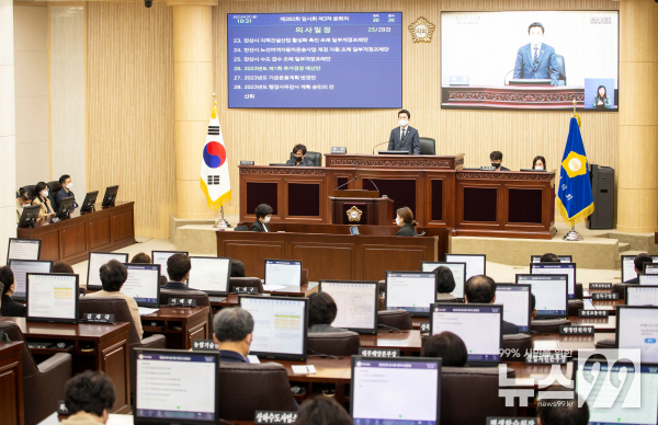 <출처 : 안산시의회 홈페이지 '의정사진'>